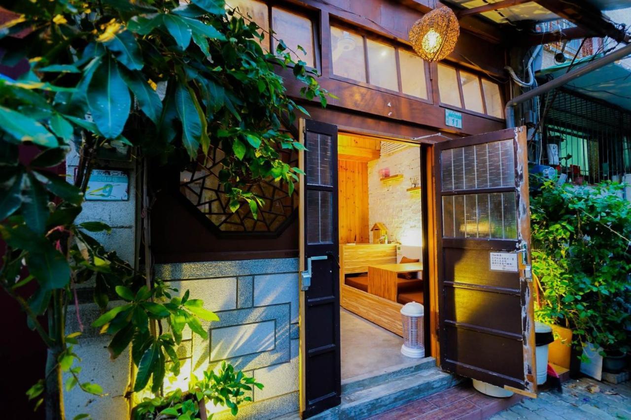 捉鳳凰 台南百年老宅包棟導覽民宿系列catchphoenix Centennial Guesthouse Tainan Exterior foto