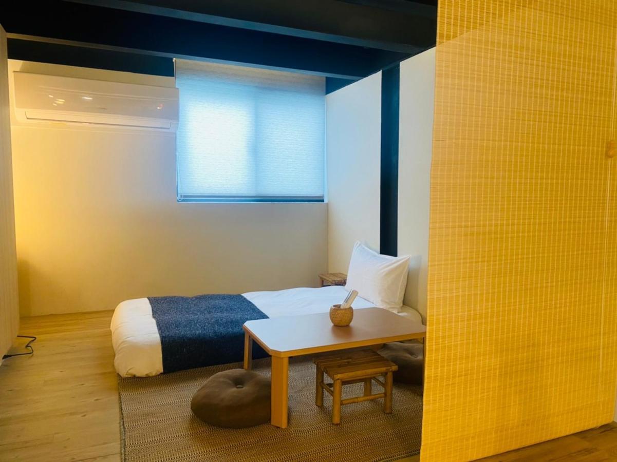 捉鳳凰 台南百年老宅包棟導覽民宿系列catchphoenix Centennial Guesthouse Tainan Exterior foto