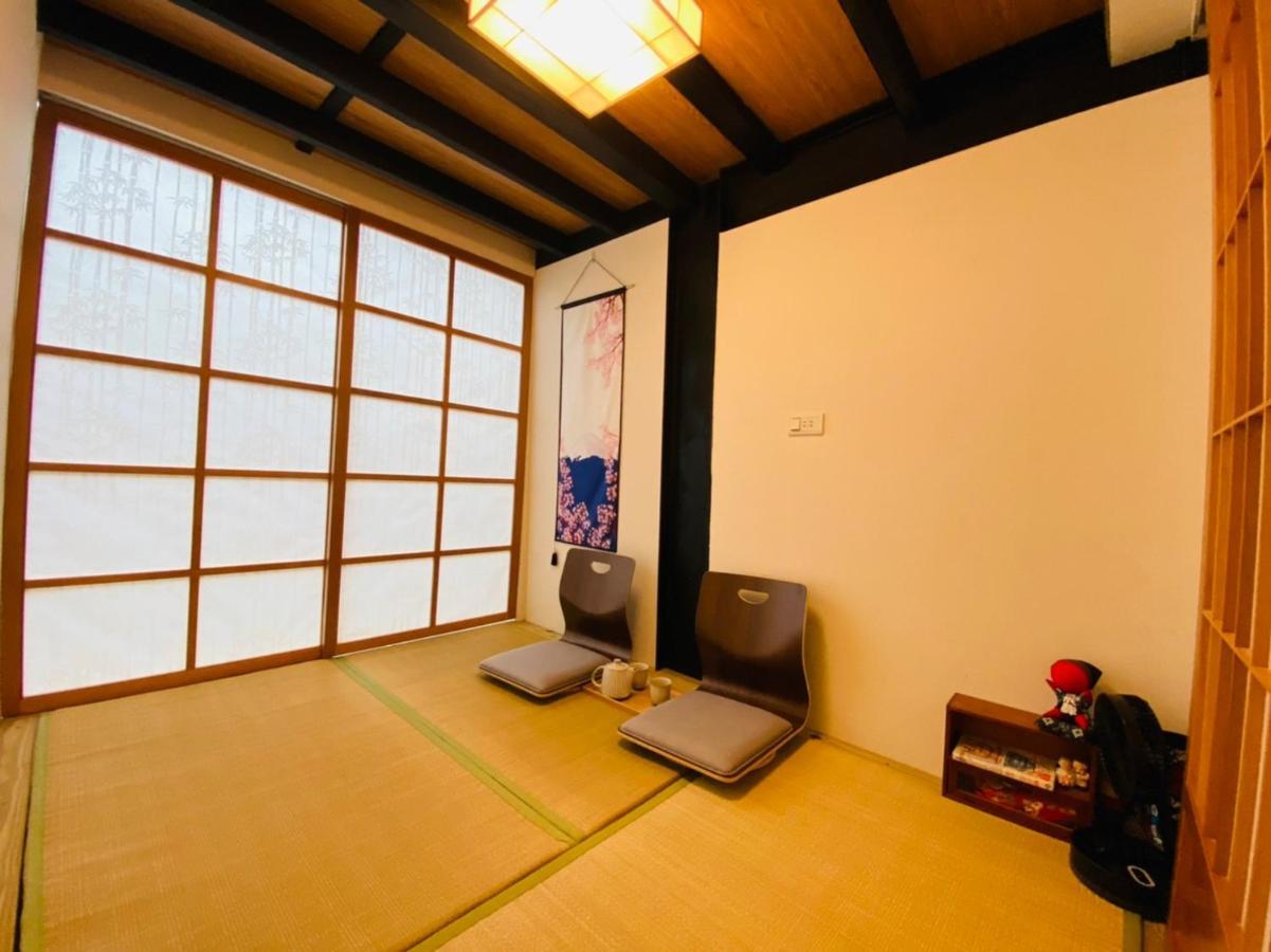 捉鳳凰 台南百年老宅包棟導覽民宿系列catchphoenix Centennial Guesthouse Tainan Exterior foto